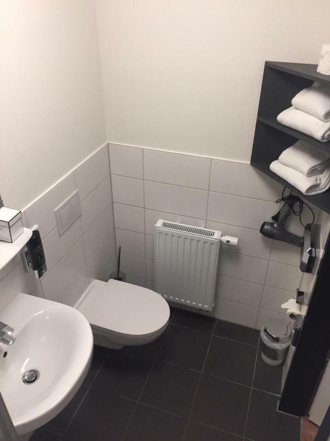 Hanselife Hotel Hamburg City Nord Exteriör bild